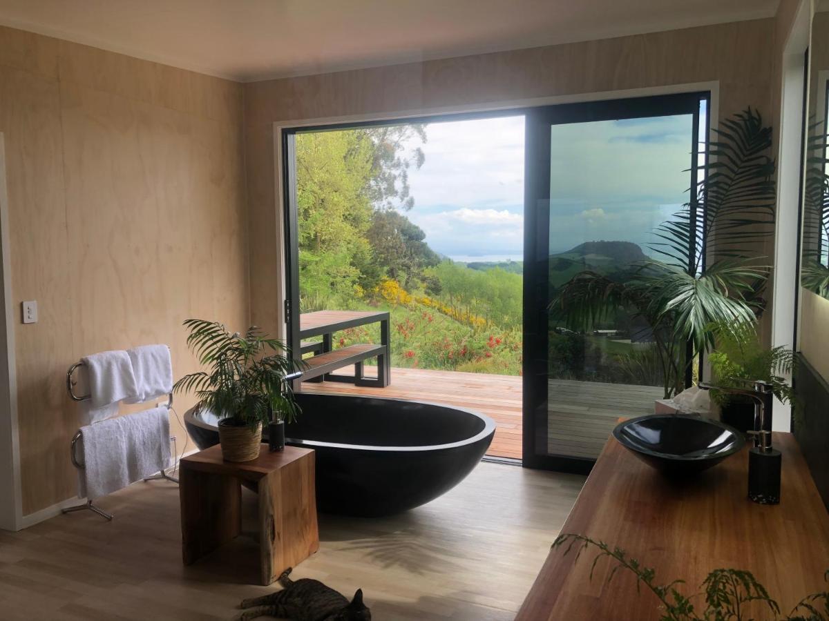 Whakaipo Bay Cabin Retreat Taupo Exterior photo