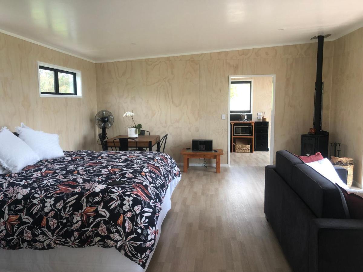 Whakaipo Bay Cabin Retreat Taupo Exterior photo